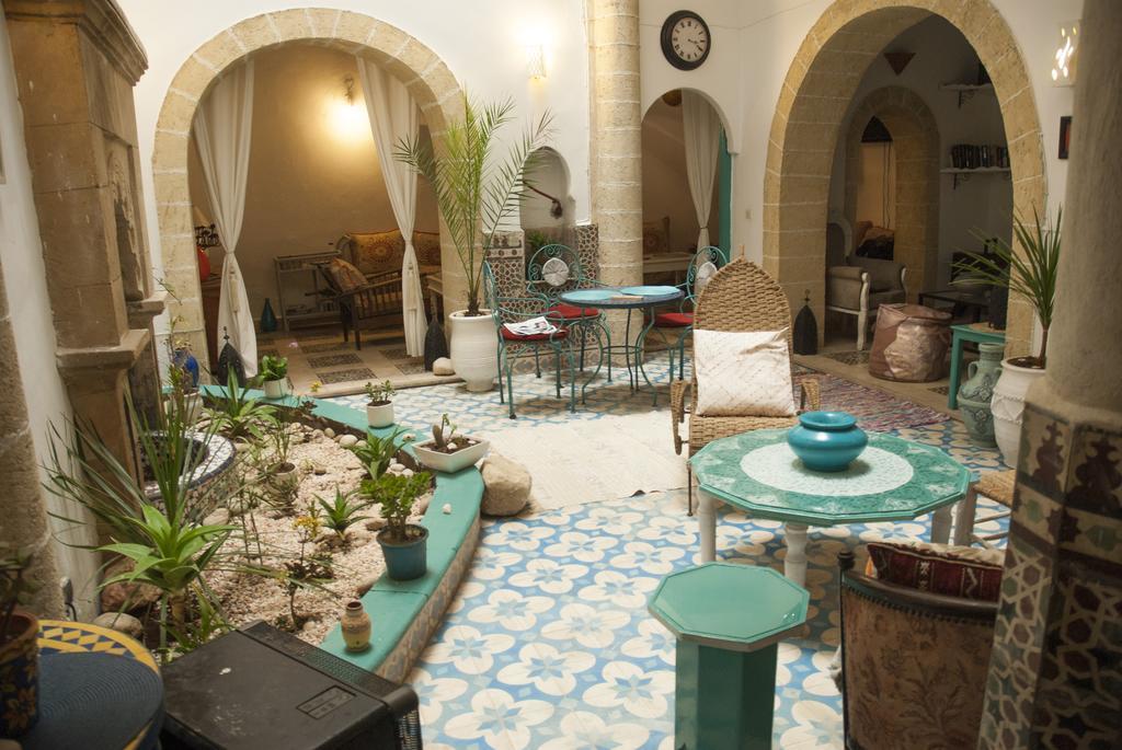 Riad Lalla Zina Есувейра Екстериор снимка