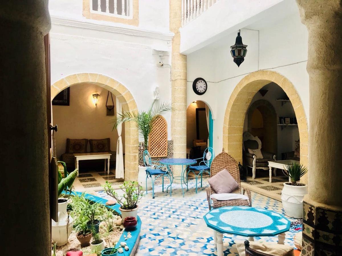 Riad Lalla Zina Есувейра Екстериор снимка