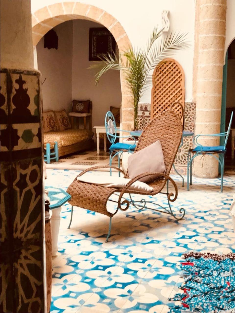 Riad Lalla Zina Есувейра Екстериор снимка