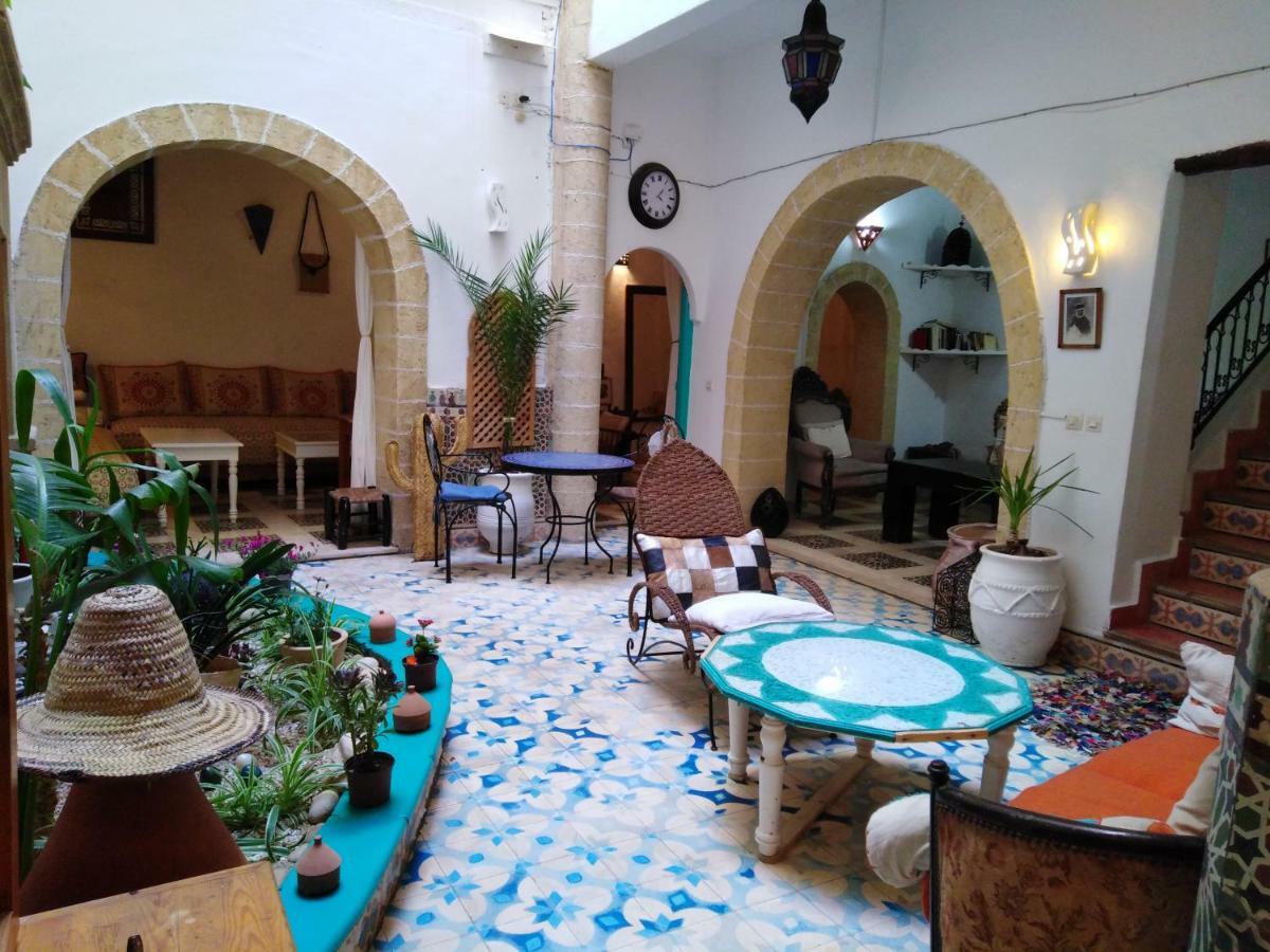 Riad Lalla Zina Есувейра Екстериор снимка